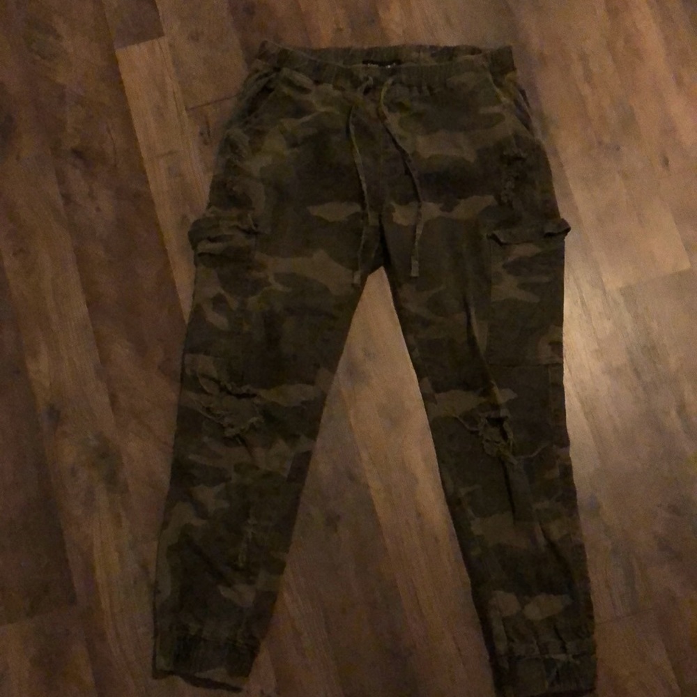 Almost Famous woman’s pants size L